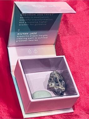 “DREAMER” Crystal Gift Box with Chevron Amethyst & Xiuyan Jade - Shoppe Geo